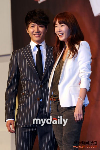 韩国明星尹相铉与崔智友主演《宁死不输》